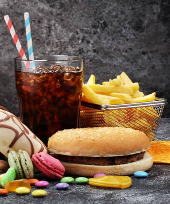 Konsumimi i ushqimeve shumë të përpunuara dhe lidhja shkak-pasojë me kancerin